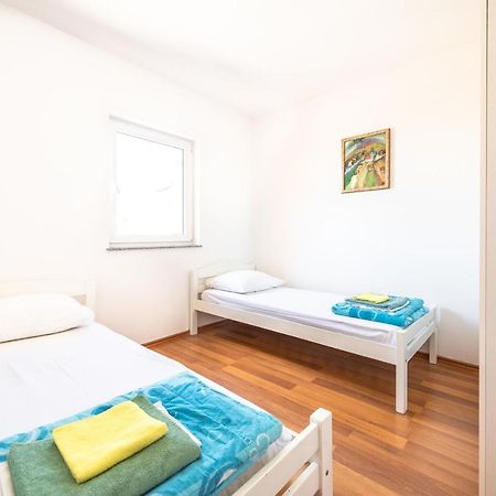 Apartment Damir โนวาลยา ภายนอก รูปภาพ